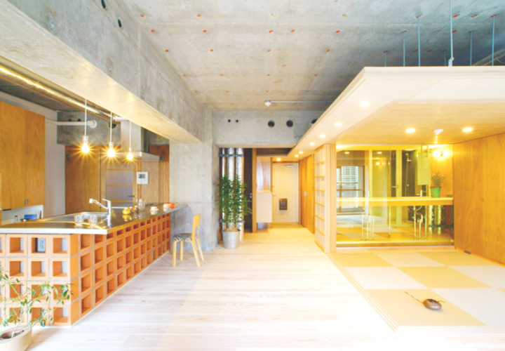 既存のＲＣ天井と壁を活かしたリノベーション