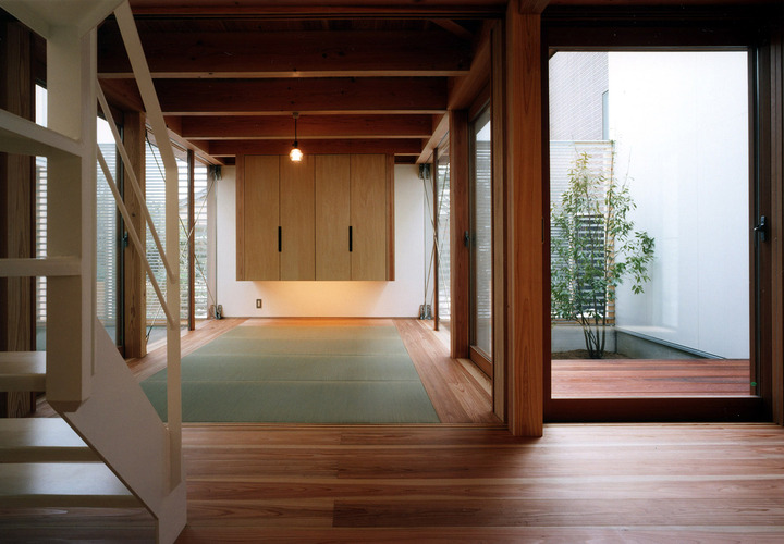 和室と中庭