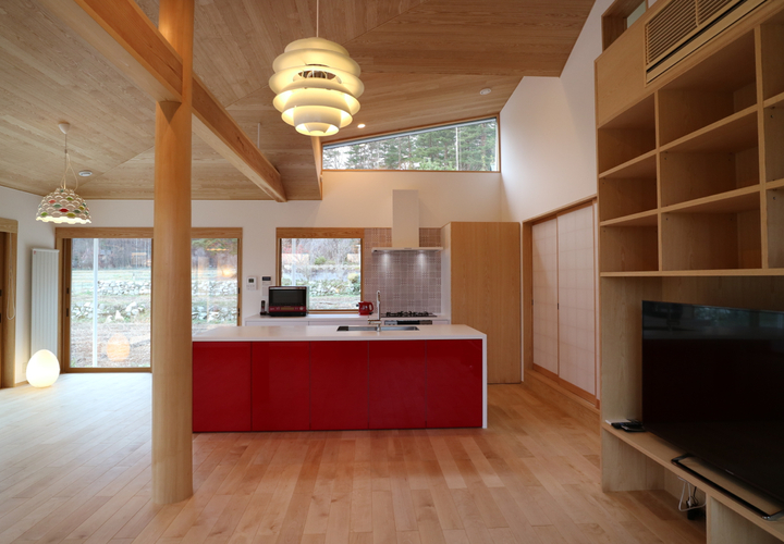 キッチン&大きなTVボード