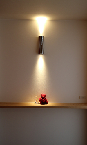 玄関内　飾り棚