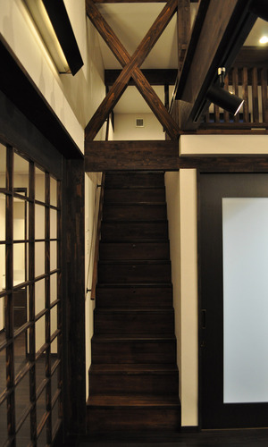 リビング（ロフトへの階段）