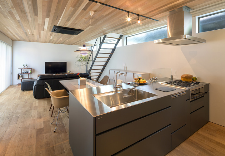 フルオーダーキッチンのあるLDK