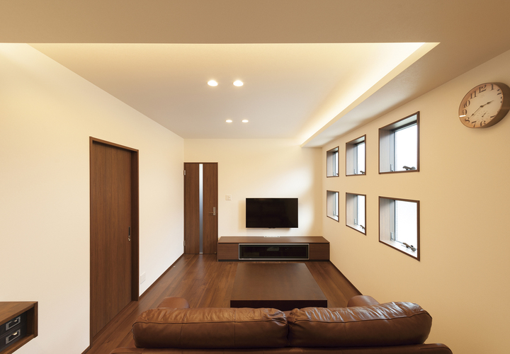 外からの視線を気にせず、家族でゆったりくつろげるLDK