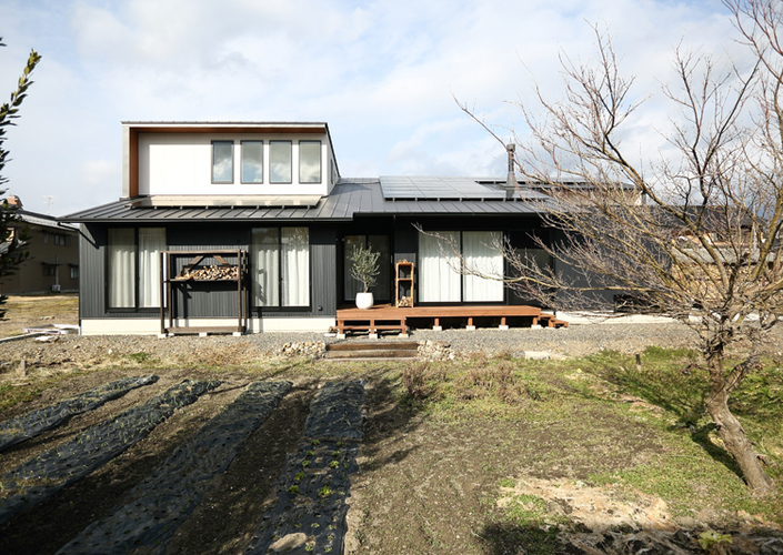 四季を楽しむ平屋の住まい