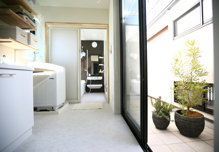 洗濯物は中庭コートで目隠し