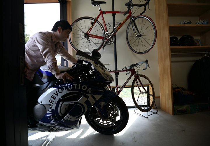 バイクも置ける玄関土間スペース