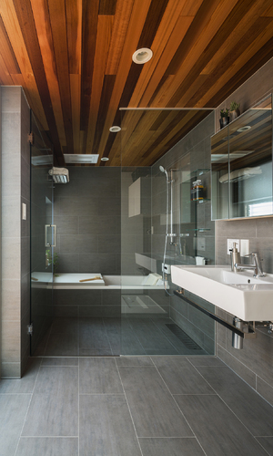 シックで高級感溢れるホテルライクなバスルーム