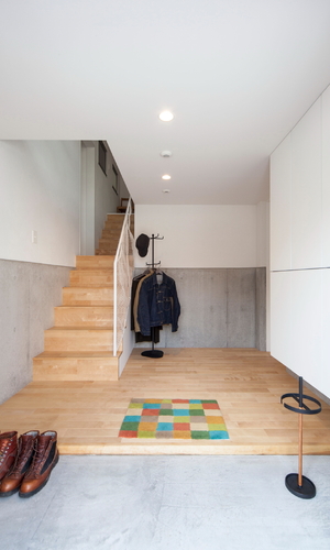 シンプルなエントランス