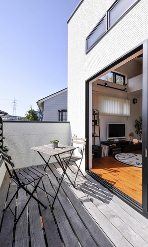 デッキバルコニー