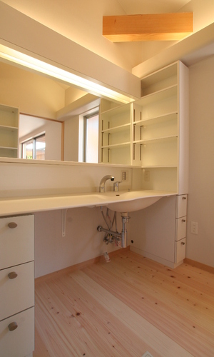 ボウルが一体成形の洗面カウンター