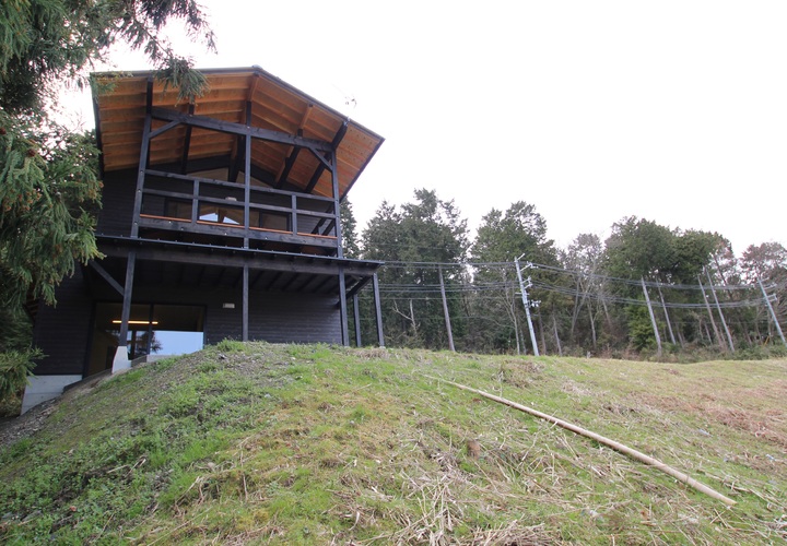 デッキのある外観