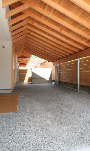 アプローチの車寄せ