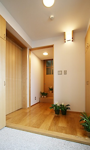 収納のたくさんある玄関