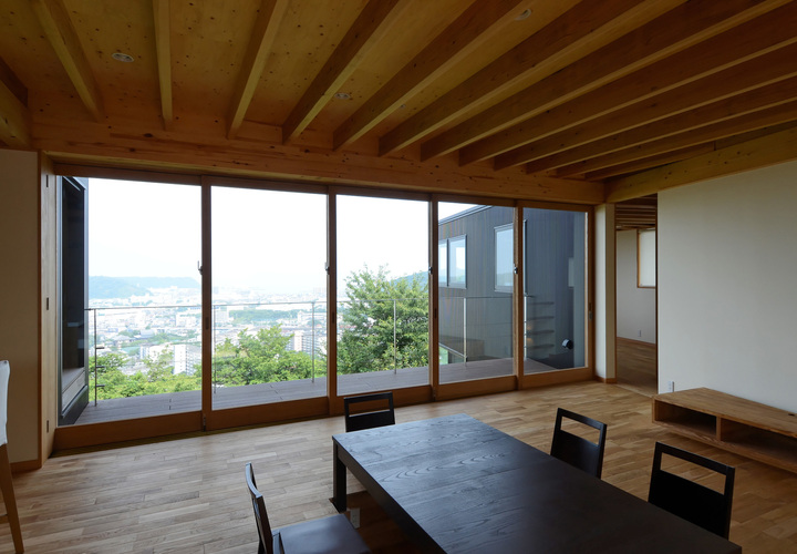 木製サッシュを閉じたところ