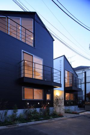 ＭＴＵＨＡＵＳ〈スリット状の中庭を持つ独立型アパートメント〉