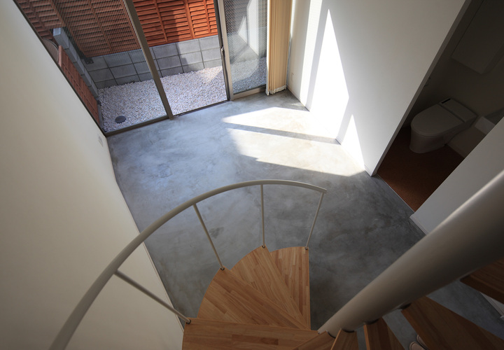 Ｃタイプ住戸の土間を見下ろす