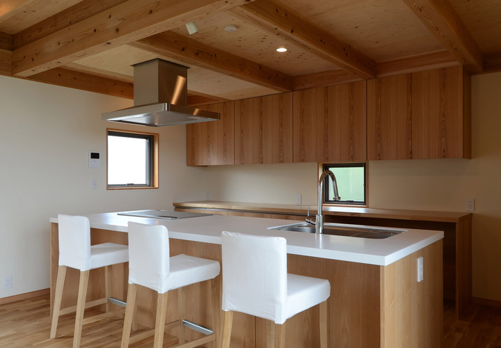 リビング横のオープンキッチン