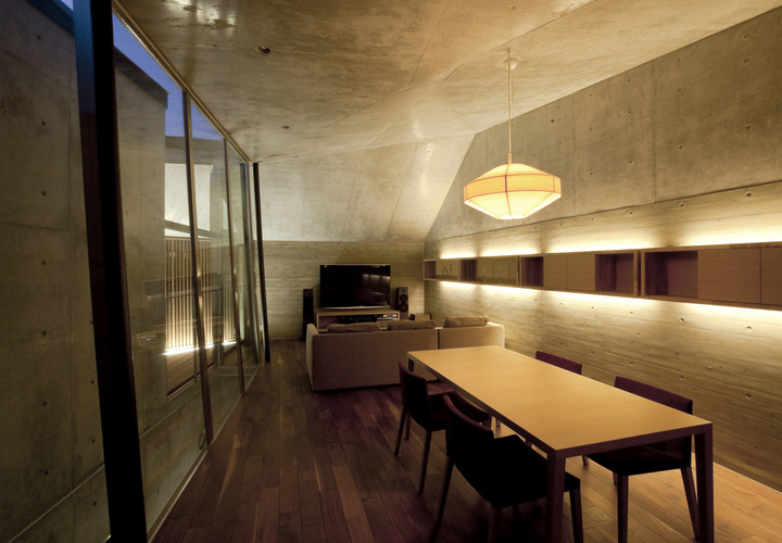 ３階リビングダイニング夜景