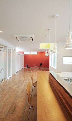 奥行きのある明るいLDK