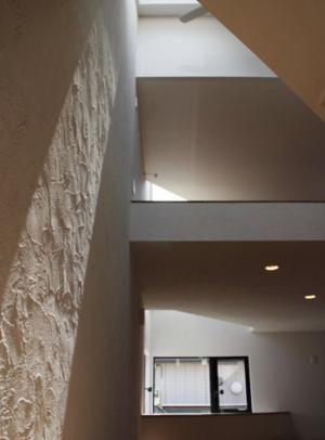 三層吹抜けの家（旗竿敷地）