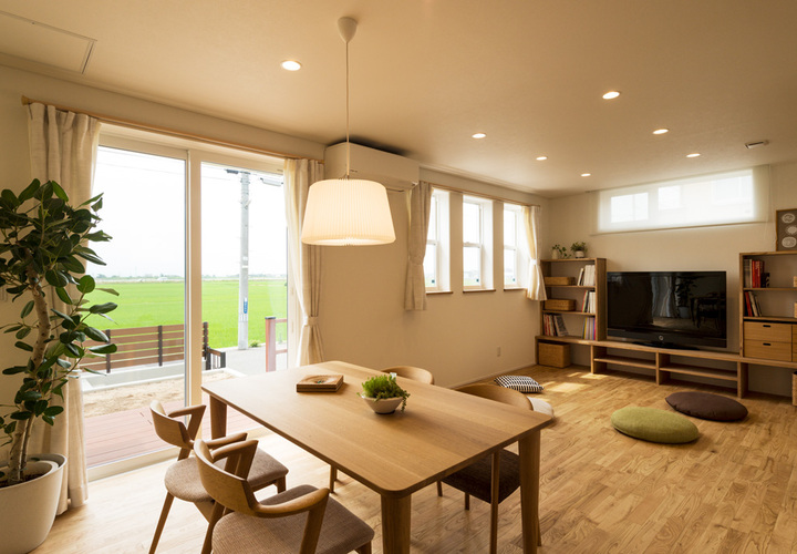 LDKから青々とした田園風景を一望する