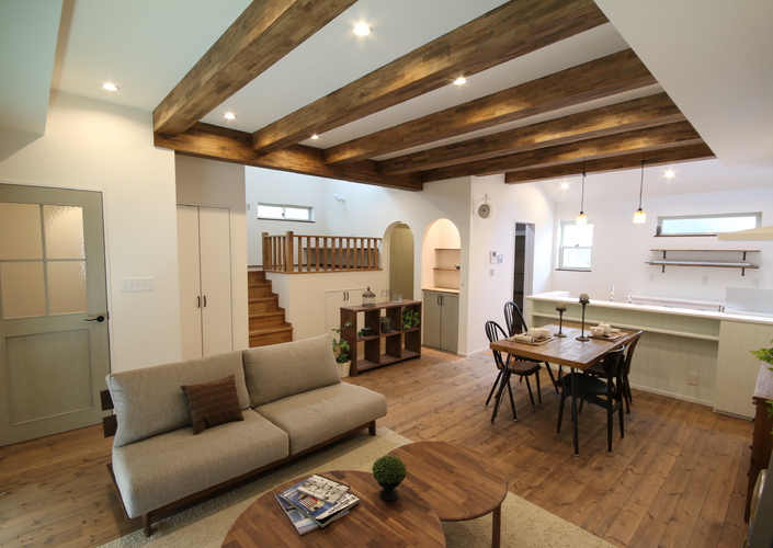 スキップフロアがママの司令塔！子供がのびのび育つ、カフェのような家