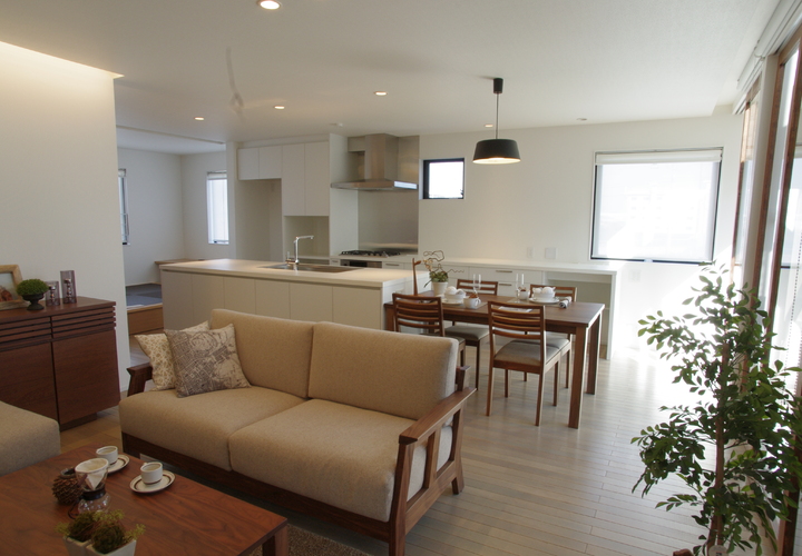 北欧インテリアも似合うシンプルでナチュラルな空間