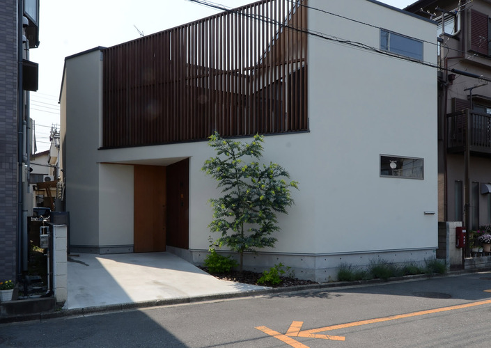 新座ＳＵ邸＜中庭を囲むルーバーハウス＞