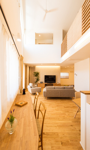 LDK上部に広がる吹抜け。