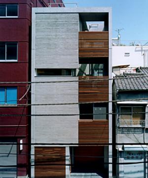 蔵前の家（商業地域に建つ狭小・都心型コートハウス）