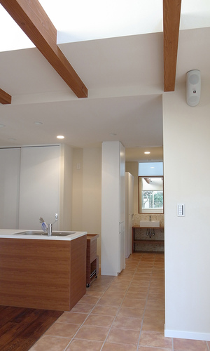 キッチン脇の洗面室