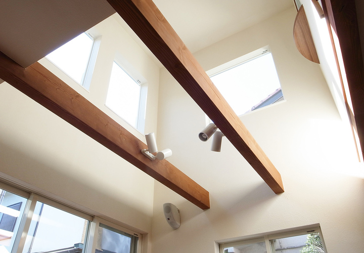 ダイニング吹抜け