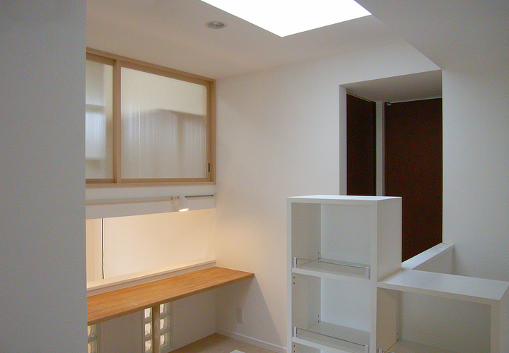 抜抜けに面したライブラリー