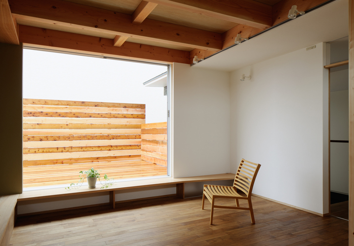 インナーリビングからアウターリビングをのぞむ