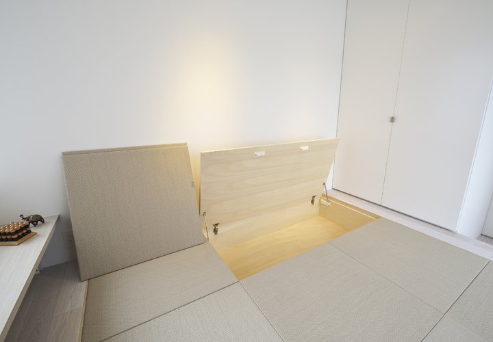 畳の下はすべて収納です