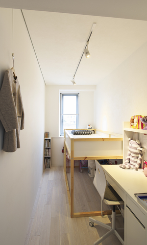 コンパクトな「自分の空間」子供室