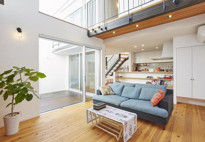 中庭とつながる自由な暮らし