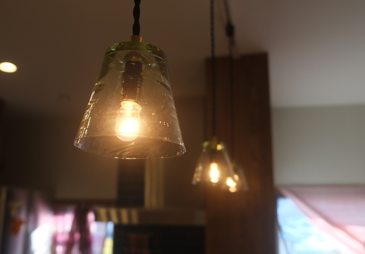 新島ガラスのオリジナルランプ