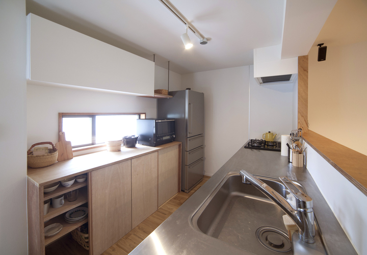 光のさしこむキッチン