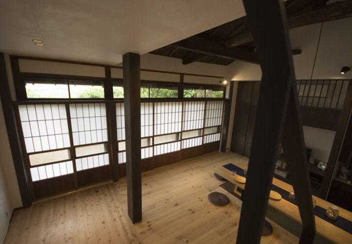 重くて遠い家のリビング