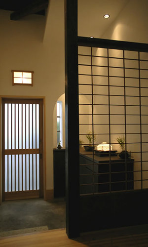 重くて遠い家の玄関