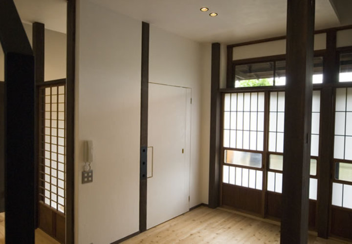 重くて遠い家のリビング