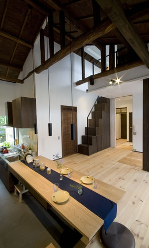 重くて遠い家のリビング