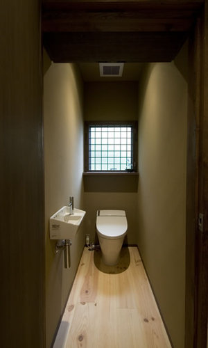 重くて遠い家のトイレ