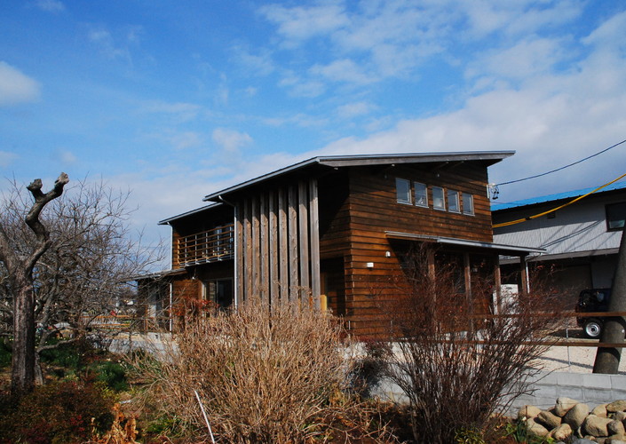 片流れ屋根の家