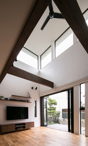 郊外住宅地でナチュラルに暮らす家