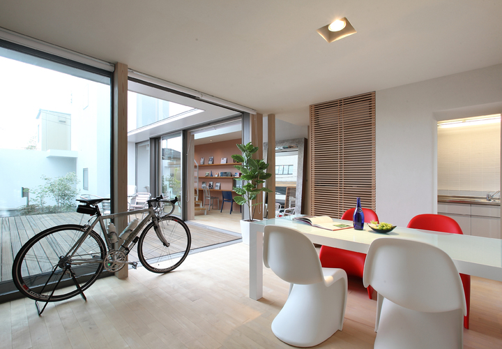 収納のあるリビングルーム