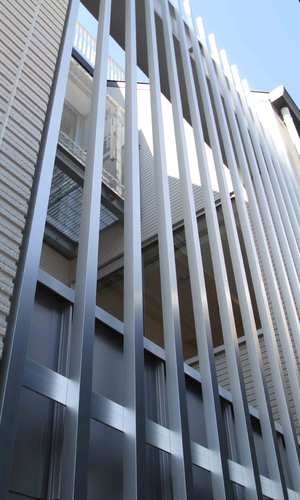 ルーバー｜狭小間口の家｜東京都北区