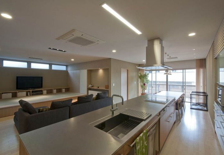 キッチンを中心としたリビング