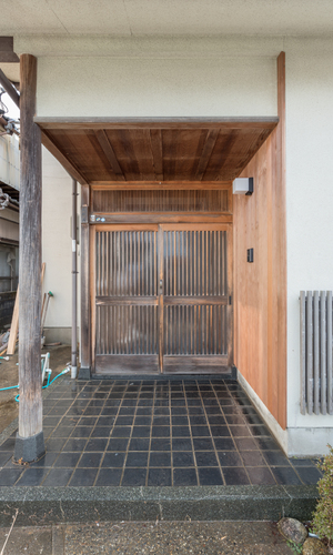 玄関ポーチ